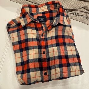 Men’s American Eagle orange and tan plaid button down flannel classic fit